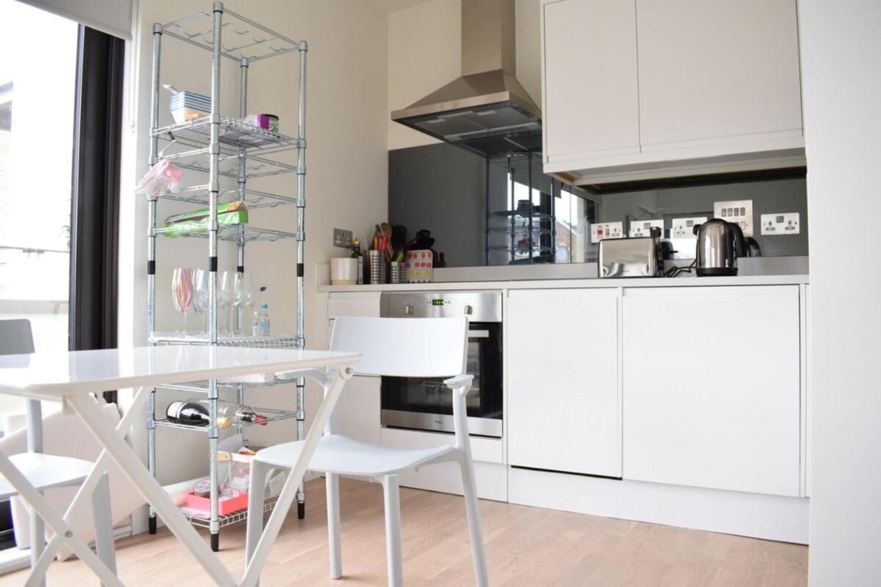 Bright 1 Bedroom Flat In North London With Balcony Exterior photo